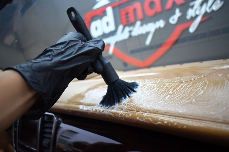 Igienizare interior auto în atelierul ADMaxim Detailing